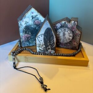 SET/5  3 Wood House Decor Alice in Wonderland theme, Tray, Garland